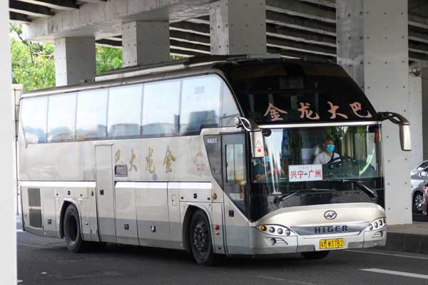 50人大巴包车多少钱？5-60座大巴包车价格查询