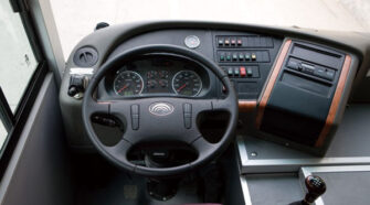 宇通 24-41座 大巴车租赁包车_ZK6892D