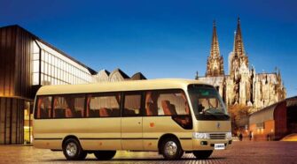 申龙 10-23座 中巴车租赁包车_SLK6702F2G