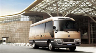 亚星 10-23座 中巴车租赁包车_YBL6700HBEV2