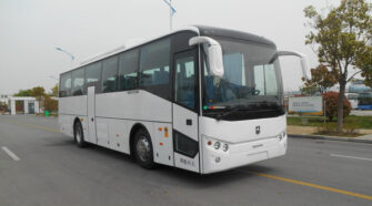 亚星 24-51座 大巴车租赁包车_YBL6117HBEV3