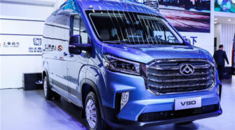 上汽大通 10-12座 中巴车租赁包车_SH6551H4DB-N