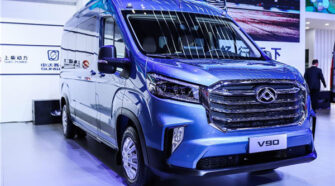 上汽大通 10-12座 中巴车租赁包车_SH6551H4DB