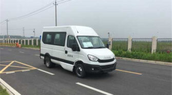 南京依维柯 10-14座 中巴车租赁包车_NJ6576EC