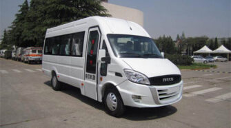 南京依维柯 14-20座 中巴车租赁包车_NJ6695DC