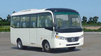 金旅 10-19座 中巴车租赁包车_XML6602J15