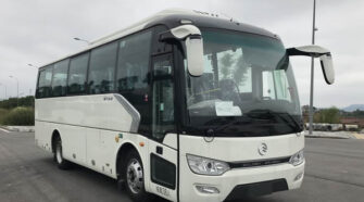 金旅 24-38座 大巴车租赁包车_XML6887J16Z