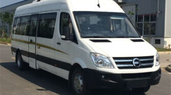 南京金龙 10-23座 中巴车租赁包车_NJL6810BEV11